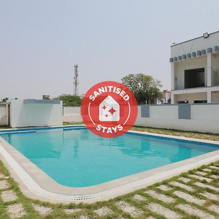 Oyo 38695 Peninsula Holiday Resorts Ченай Екстериор снимка