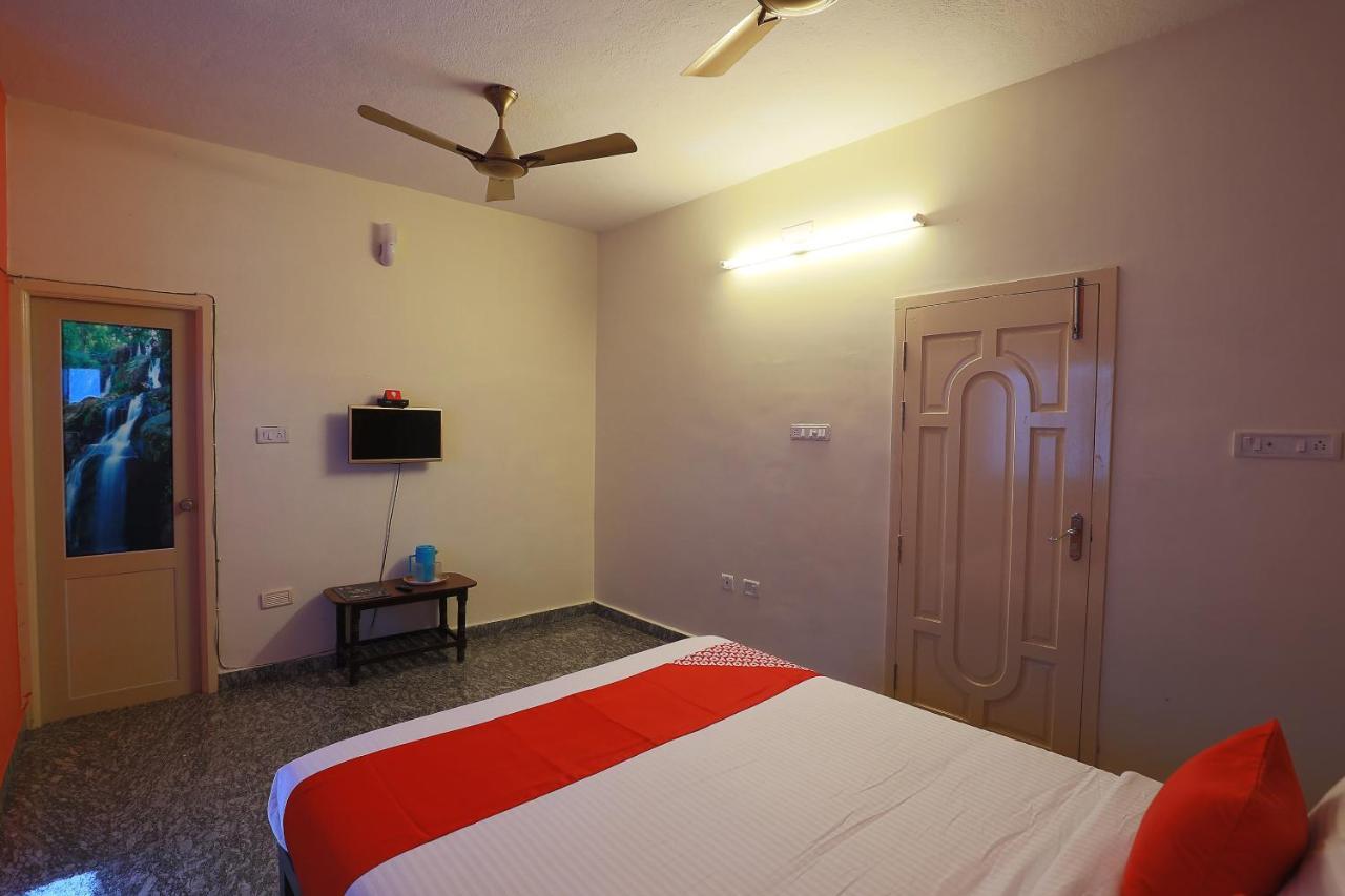 Oyo 38695 Peninsula Holiday Resorts Ченай Екстериор снимка